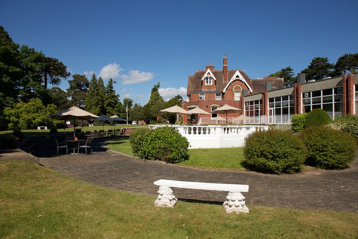 Hotel Exterior 68 of 77