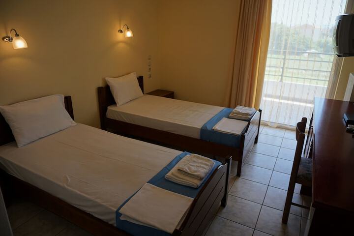 Room 19 of 39