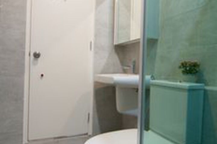 Room 2 of 25