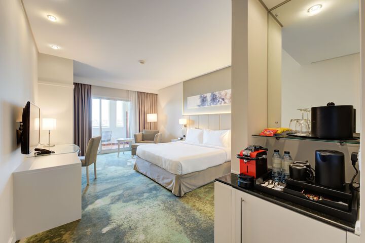 Room 11 of 87
