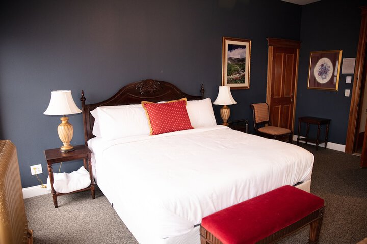 Room 25 of 120