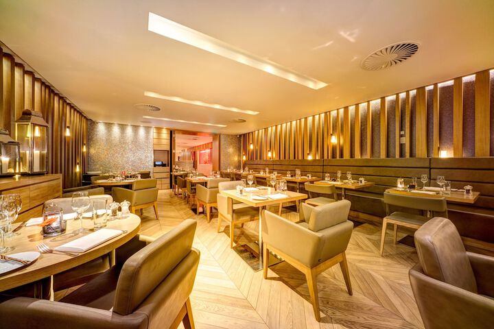 Dining 65 of 93