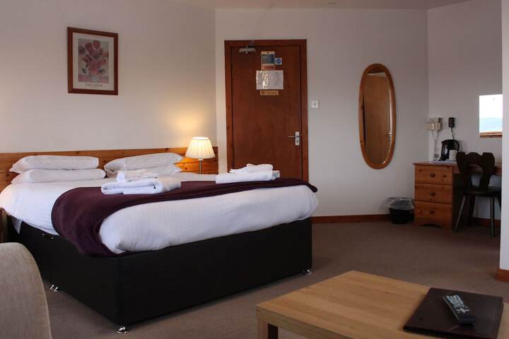 Room 10 of 112