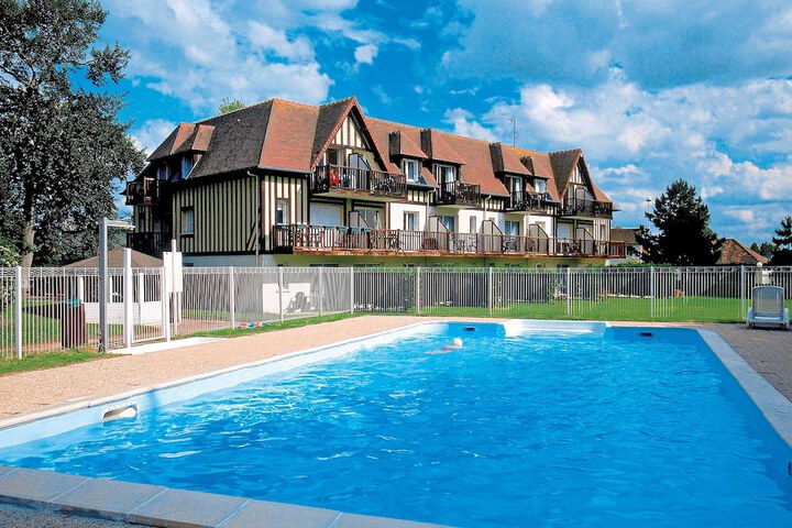 Pool Hotel