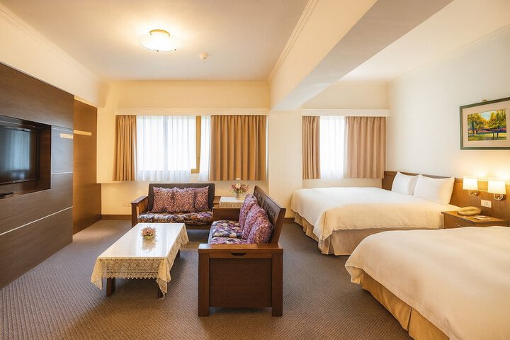 Room 6 of 24
