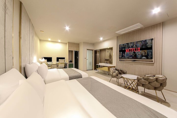 Room 3 of 45
