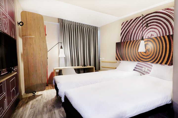Room 19 of 52