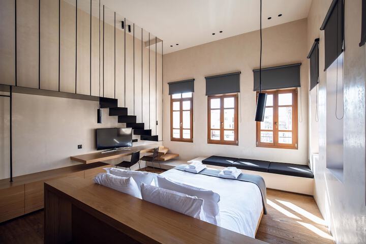 Room 8 of 48