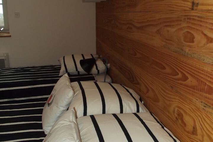 Room 3 of 52