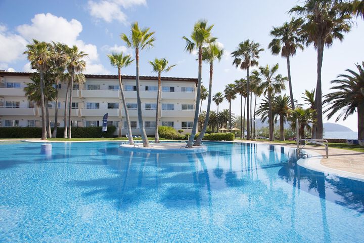 Pools & Facilities