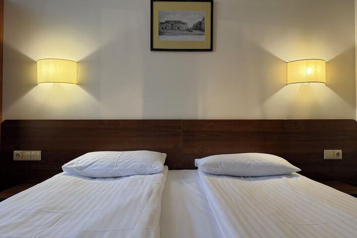 Room 20 of 64