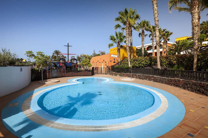 Hotel with Pool