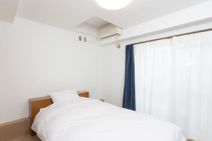Room 5 of 28