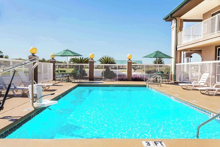Pool 9 of 12