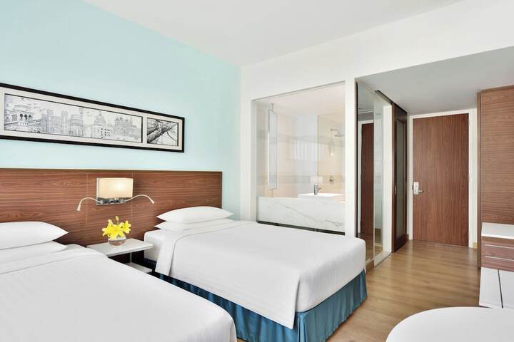 Room 9 of 42