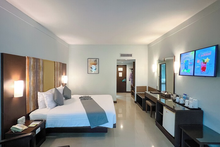 Room 40 of 143
