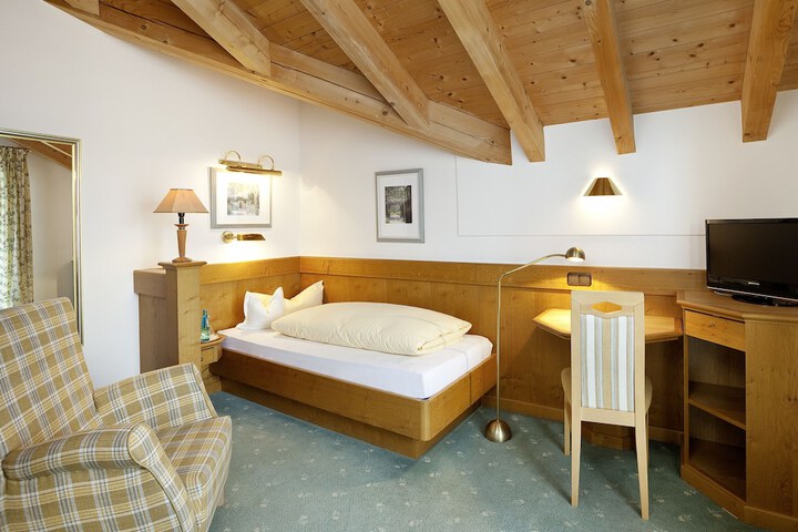 Room 10 of 46