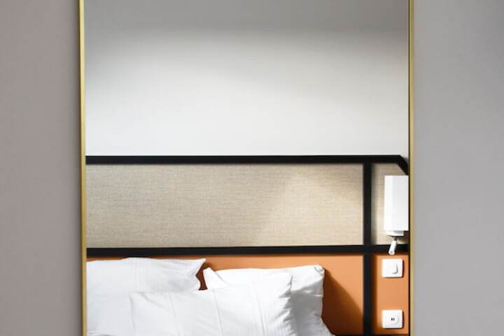 Room 10 of 21
