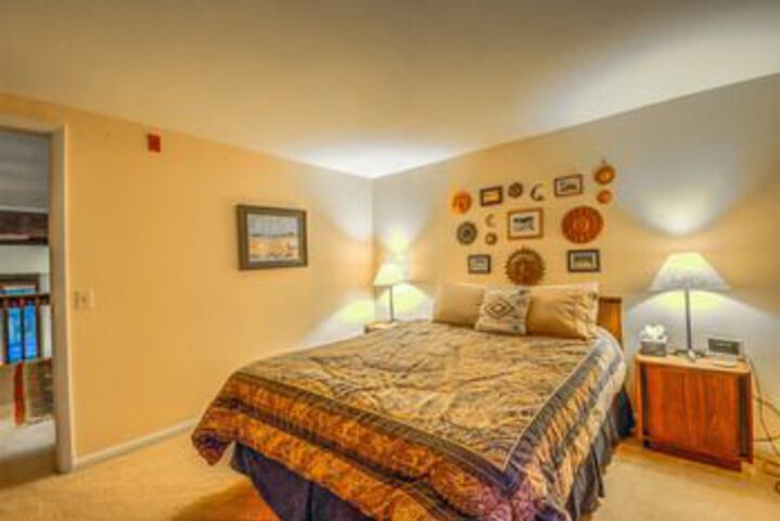 Room 33 of 80