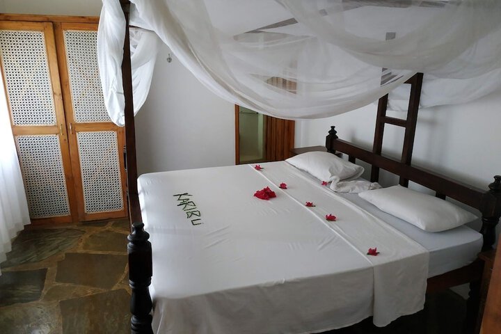 Room 2 of 5