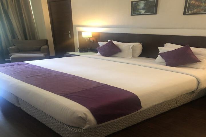 Room 12 of 13