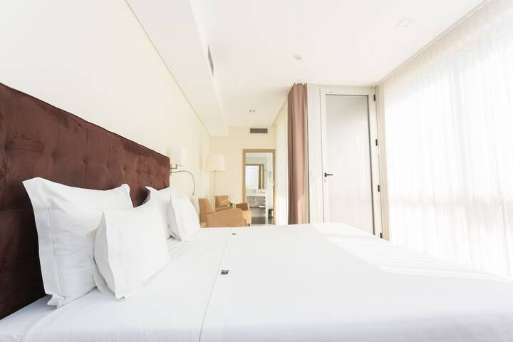 Room 4 of 52