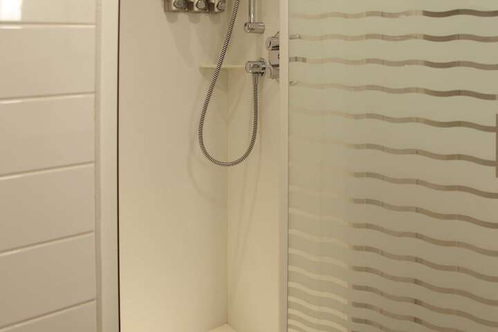 Room 32 of 50