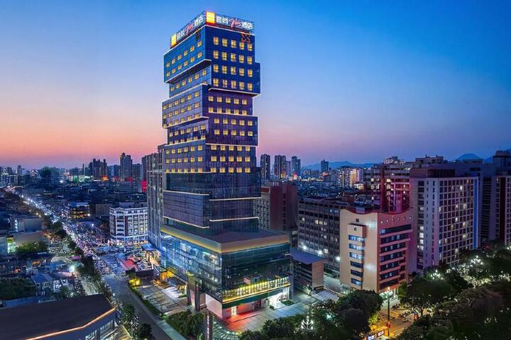 Quanzhou Fengze Puxi Wanda Plaza Yishang PLUS Hotel