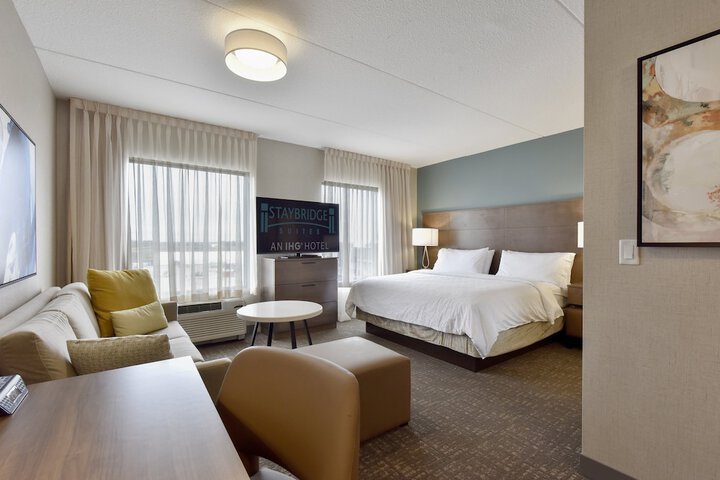 2 Queen 1 Bedroom Suite Mobility Accessible Roll Shower (21 of 29)