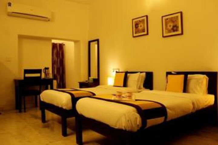Chandra Prakash Hotel