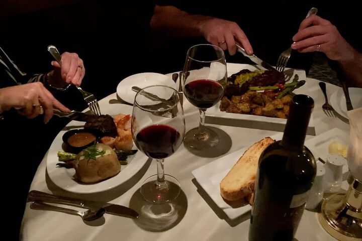 Dining 18 of 51