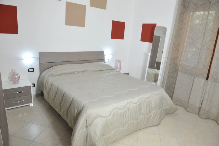 Room 2 of 5