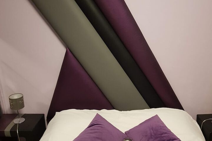Room 2 of 28