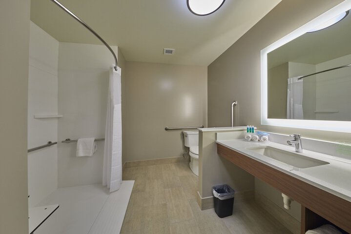 Room 18 of 37