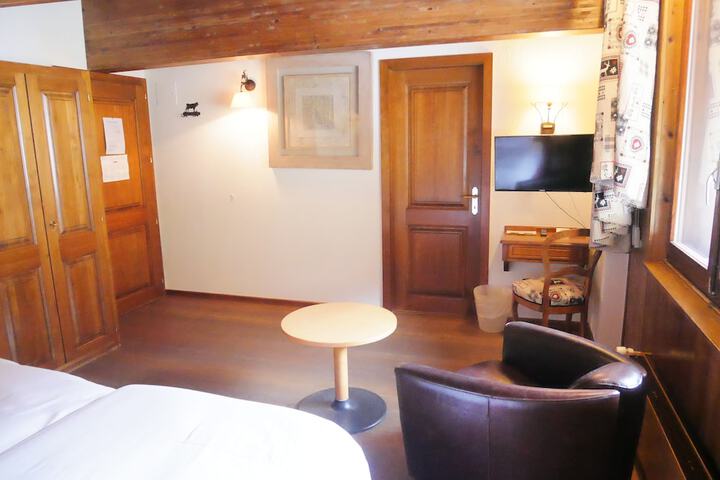 Room 21 of 53