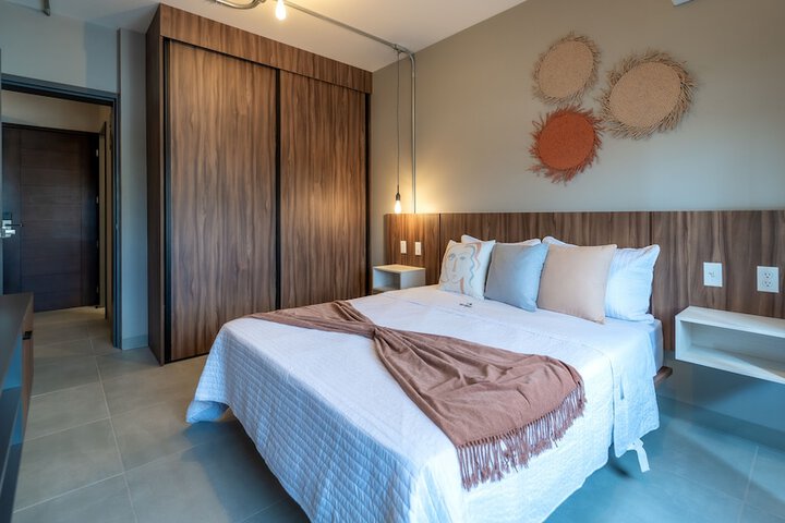 Room 10 of 94
