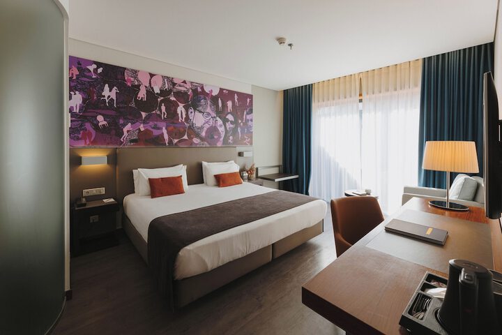 Room 32 of 101