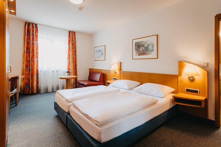 Room 7 of 41