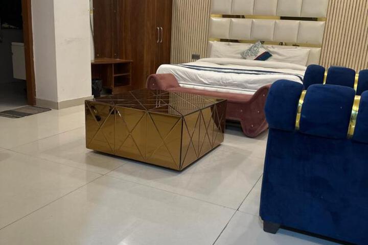 Hotel the grand paradise
