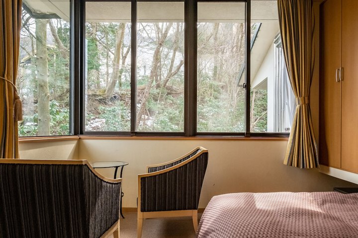 Room 9 of 46