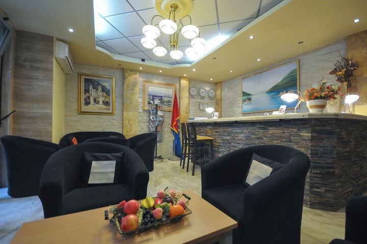 Entrance & Lobby