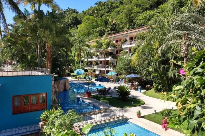 Hotel Exterior 56 of 60