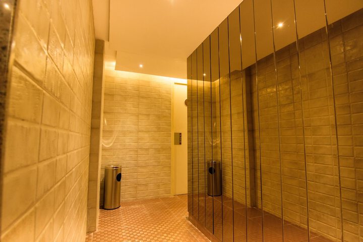 Ballroom/Hall 72 of 79
