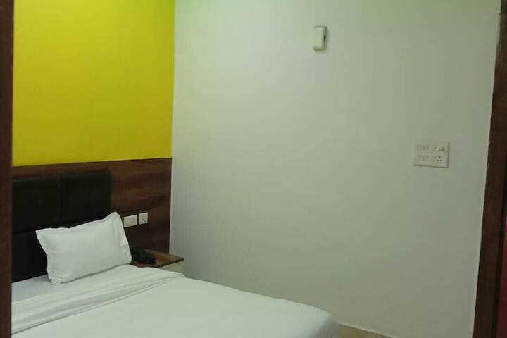 Room 3 of 6
