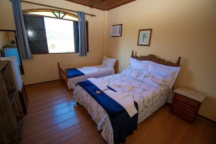 Room 5 of 10
