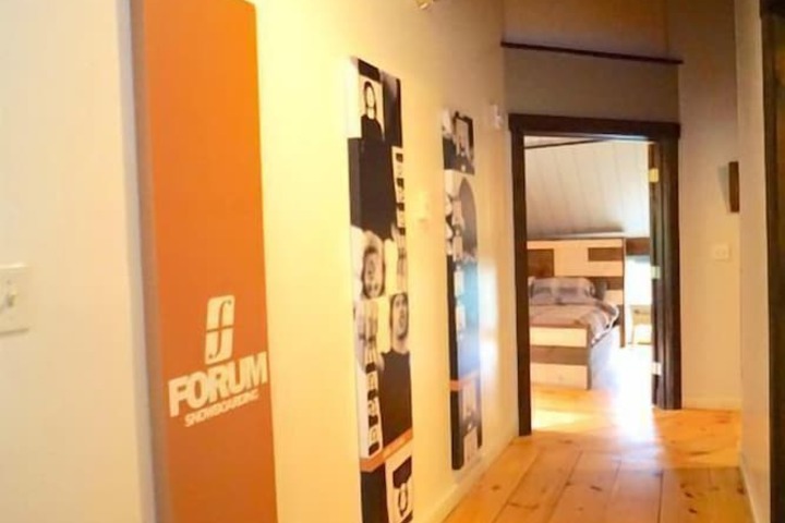 Room 9 of 33