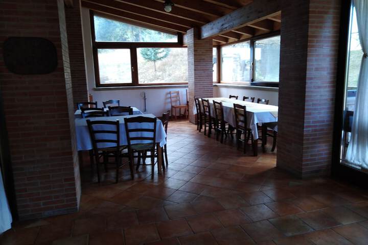 Dining 4 of 11