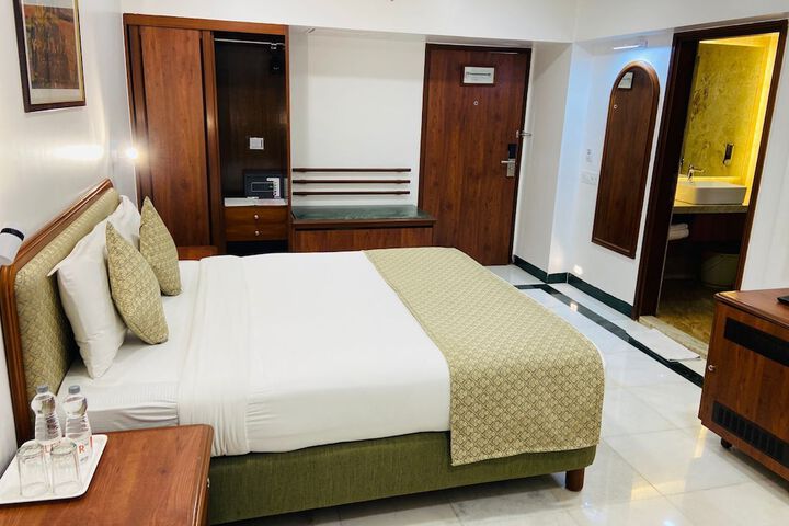 Room 28 of 54