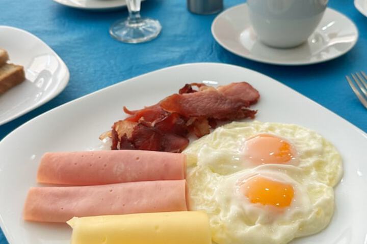 Breakfast meal