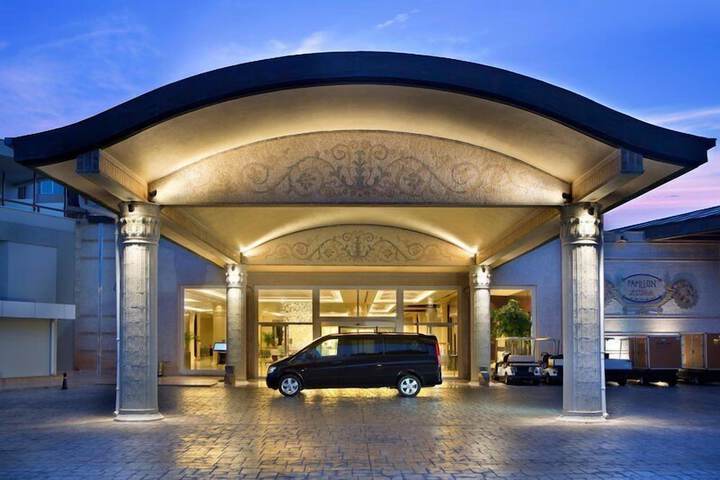 Hotel 220 of 227